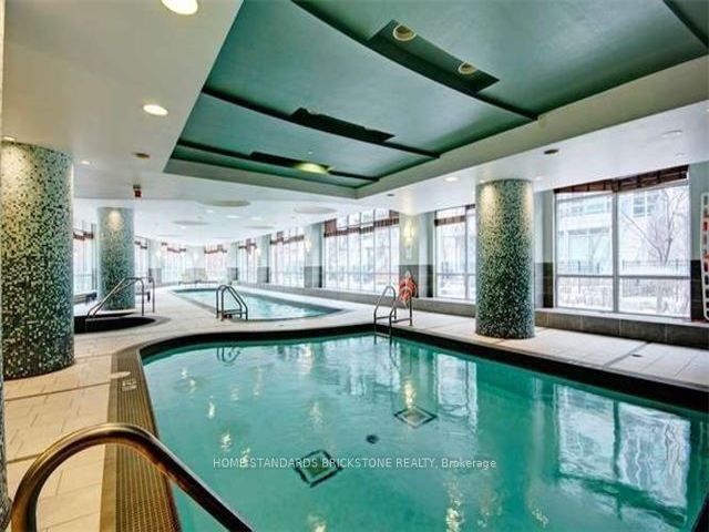 405 - 18 Holmes Ave
