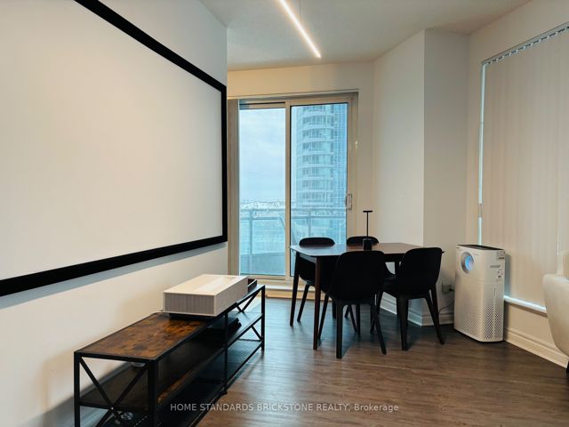 405 - 18 Holmes Ave