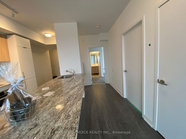 807 - 20 O'neill Rd