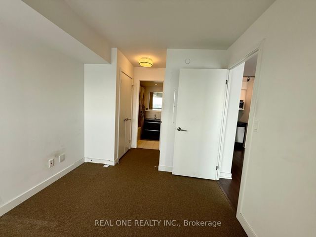 912 - 120 Varna Dr