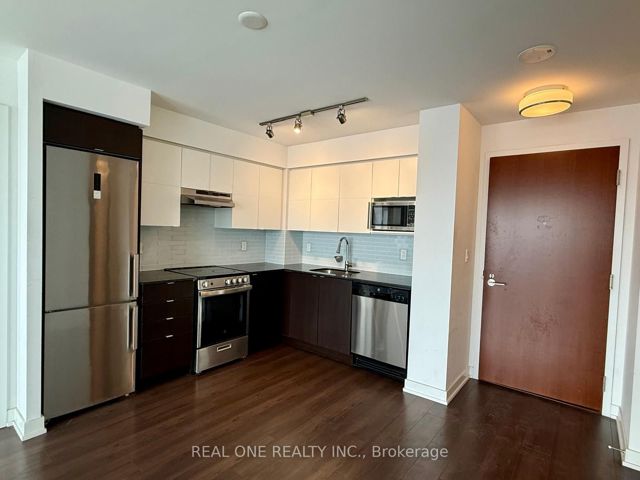912 - 120 Varna Dr