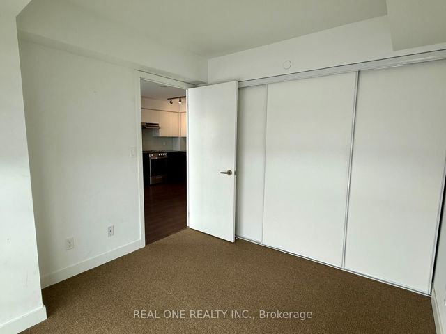 912 - 120 Varna Dr