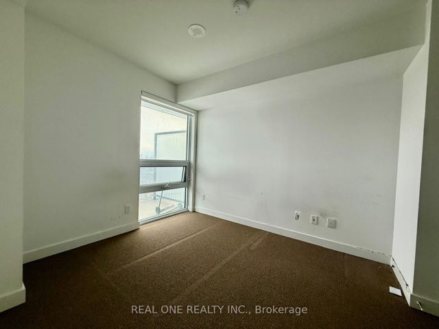 912 - 120 Varna Dr