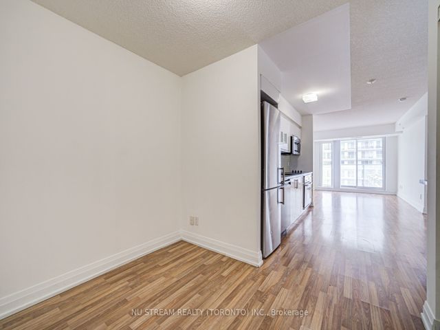 E810 - 555 Wilson Ave