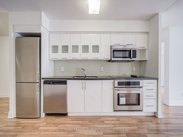 E810 - 555 Wilson Ave