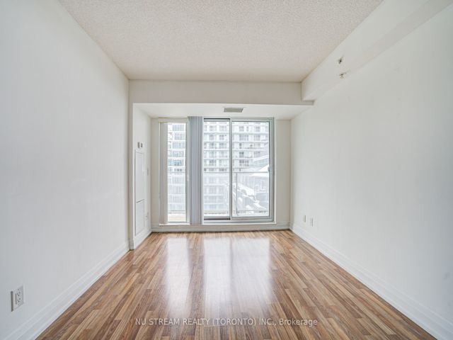 E810 - 555 Wilson Ave