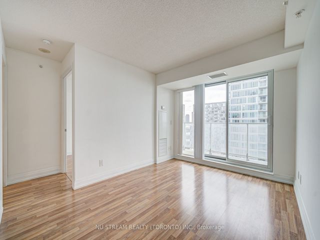 E810 - 555 Wilson Ave