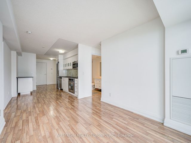 E810 - 555 Wilson Ave