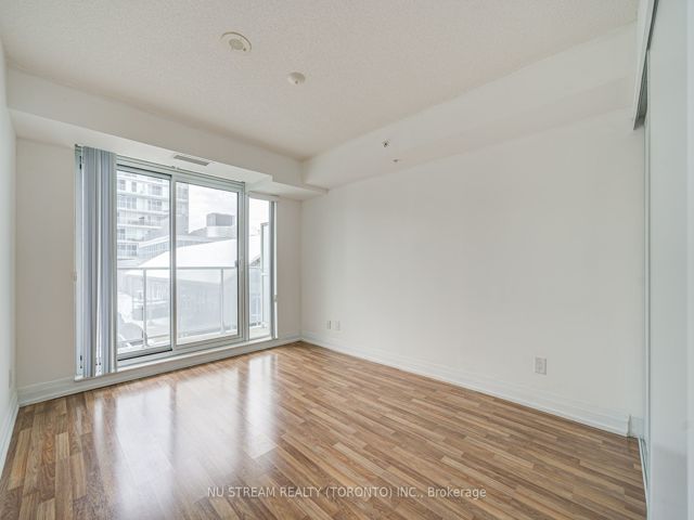 E810 - 555 Wilson Ave