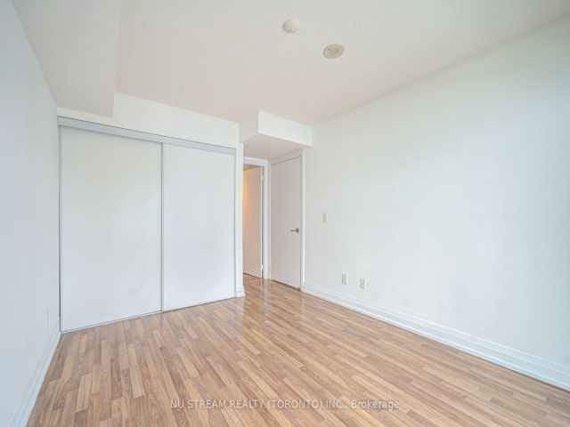 E810 - 555 Wilson Ave