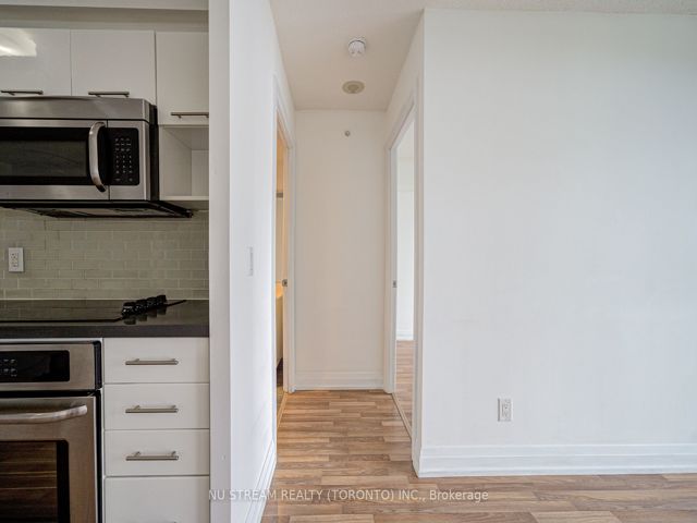 E810 - 555 Wilson Ave