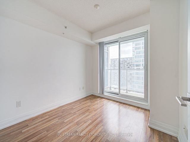 E810 - 555 Wilson Ave