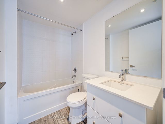 E810 - 555 Wilson Ave