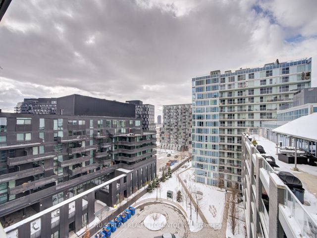E810 - 555 Wilson Ave