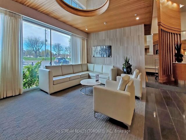 E810 - 555 Wilson Ave