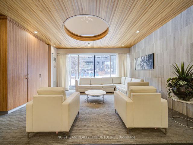E810 - 555 Wilson Ave