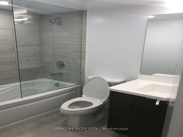 1705 - 219 Dundas St E