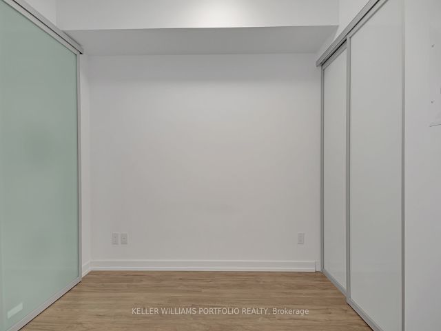 523 - 377 Madison Ave
