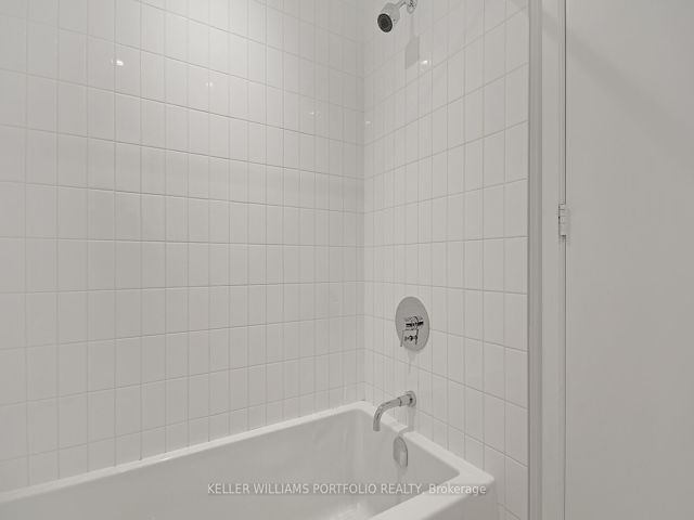 523 - 377 Madison Ave