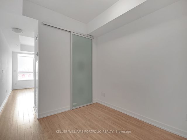 523 - 377 Madison Ave
