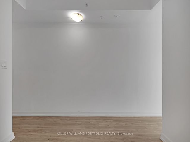 523 - 377 Madison Ave