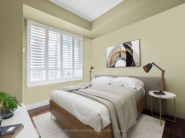 1210 - 2 Clairtrell Rd
