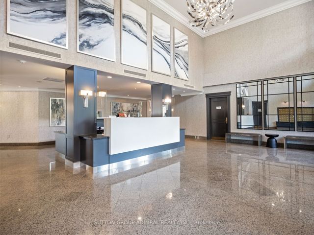 1210 - 2 Clairtrell Rd