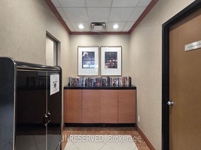 1711 - 633 Bay St