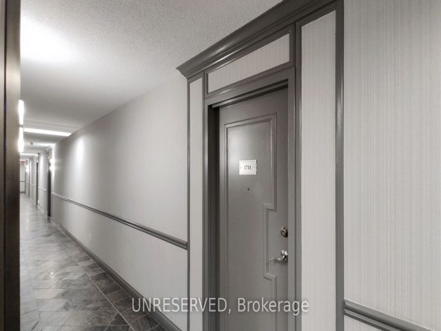 1711 - 633 Bay St