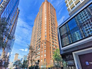 1711 - 633 Bay St