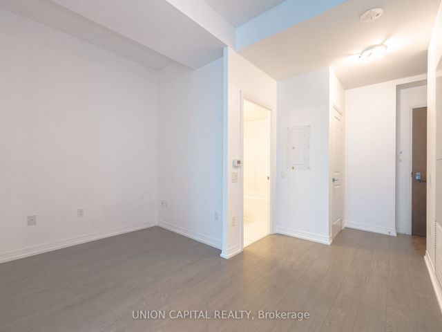 4515 - 251 Jarvis St