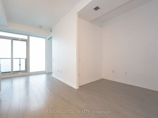 4515 - 251 Jarvis St