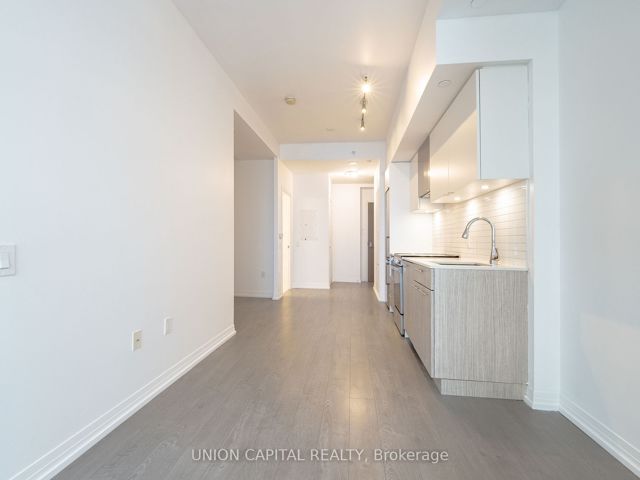 4515 - 251 Jarvis St