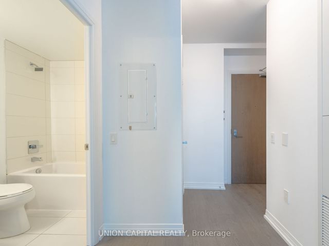 4515 - 251 Jarvis St