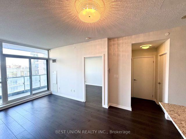 #505 - 66 Forest Manor Rd