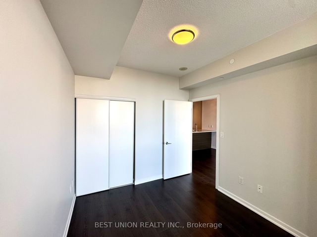 #505 - 66 Forest Manor Rd