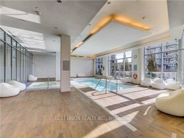 #505 - 66 Forest Manor Rd