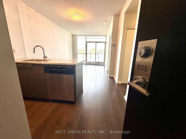 #505 - 66 Forest Manor Rd