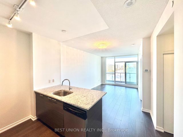 #505 - 66 Forest Manor Rd