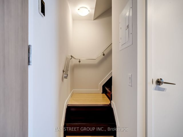 #207 - 390 Cherry St