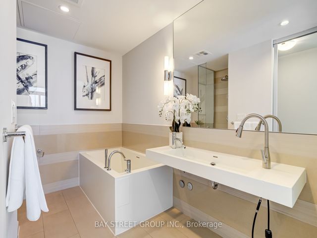 #207 - 390 Cherry St