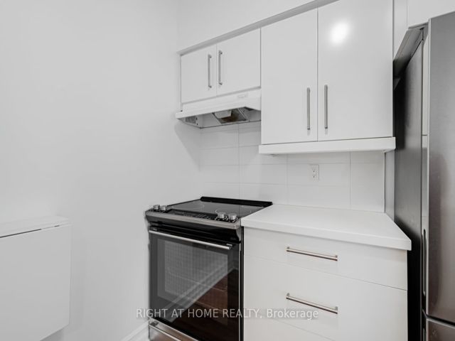 405 - 25 Grenville St