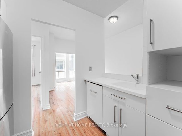 405 - 25 Grenville St