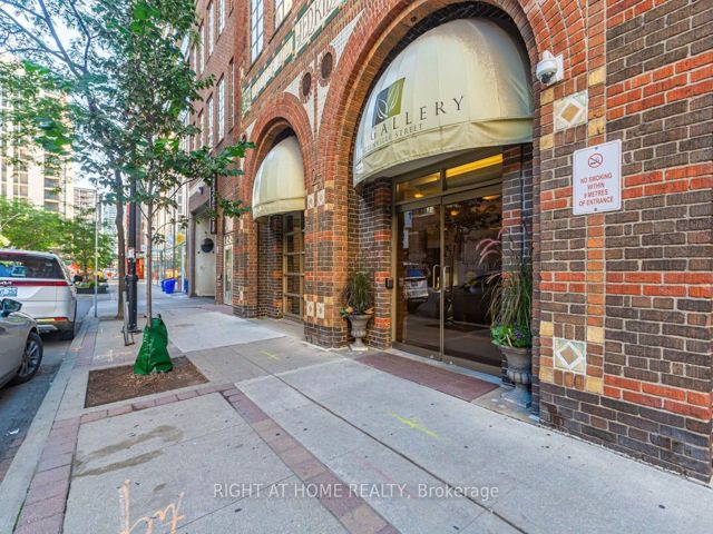 405 - 25 Grenville St