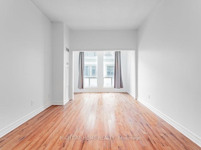 405 - 25 Grenville St