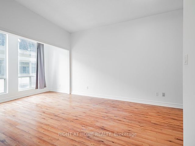 405 - 25 Grenville St