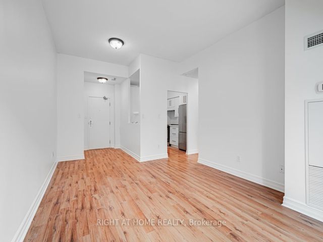 405 - 25 Grenville St