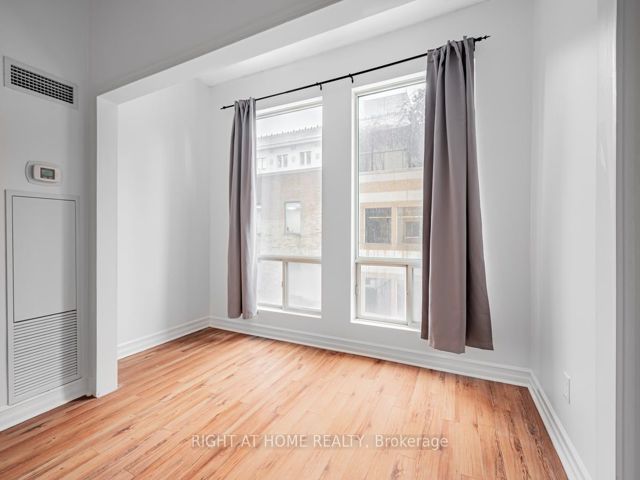 405 - 25 Grenville St