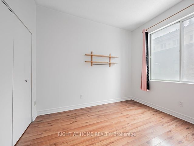 405 - 25 Grenville St