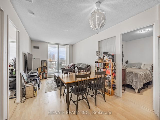 716 - 1369 Bloor St W
